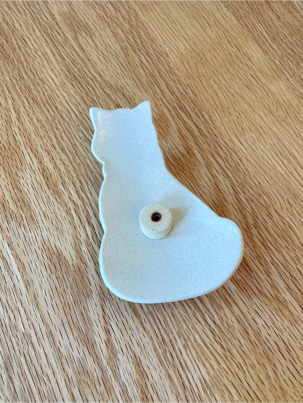 Kotobuki White Cat Silhouette Incense Holder